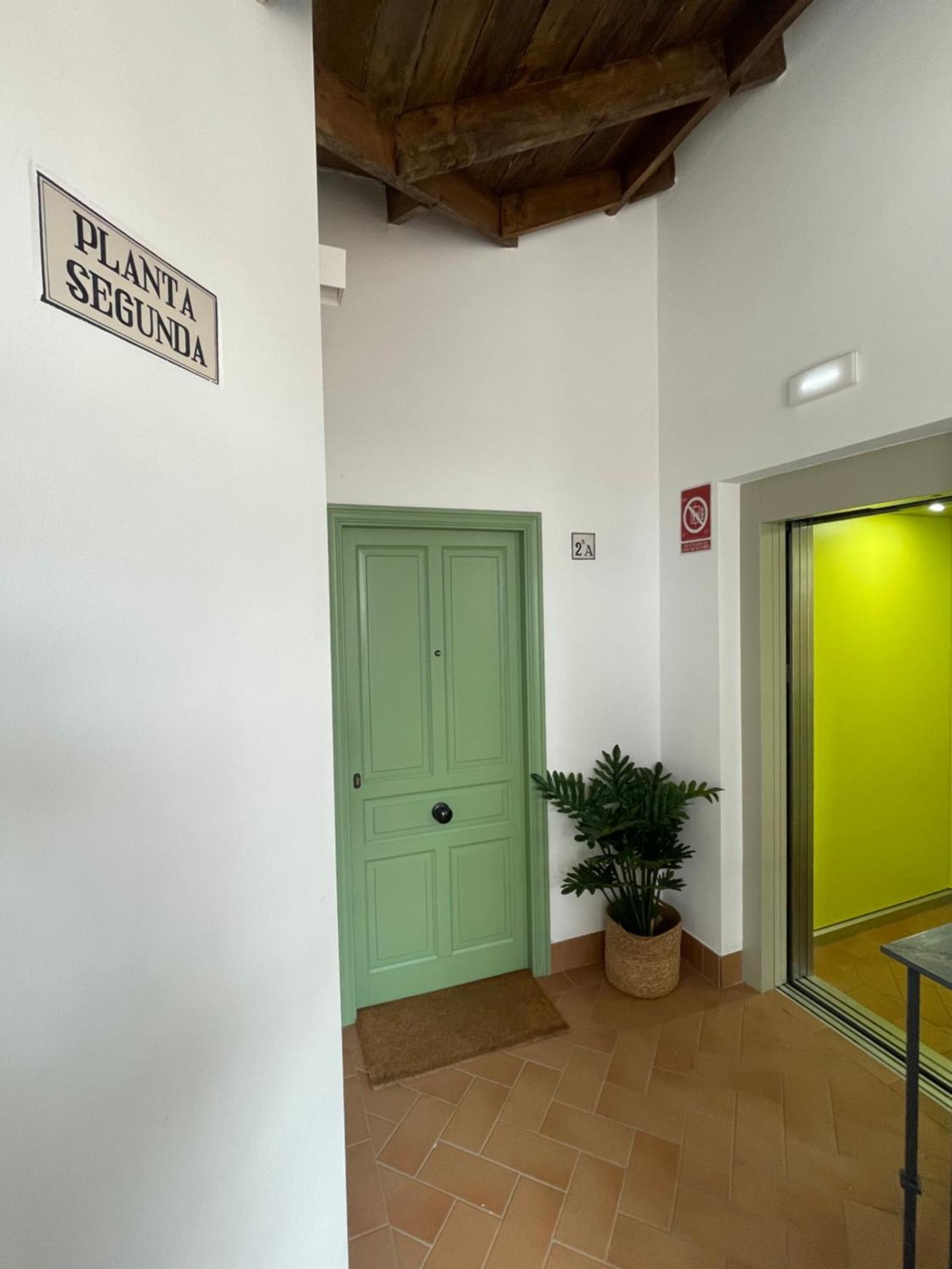 Komodo Gran Poder - Penthouse With Private Pool And Cozy Twin Bedroom Central Apartment Sevilla Bagian luar foto