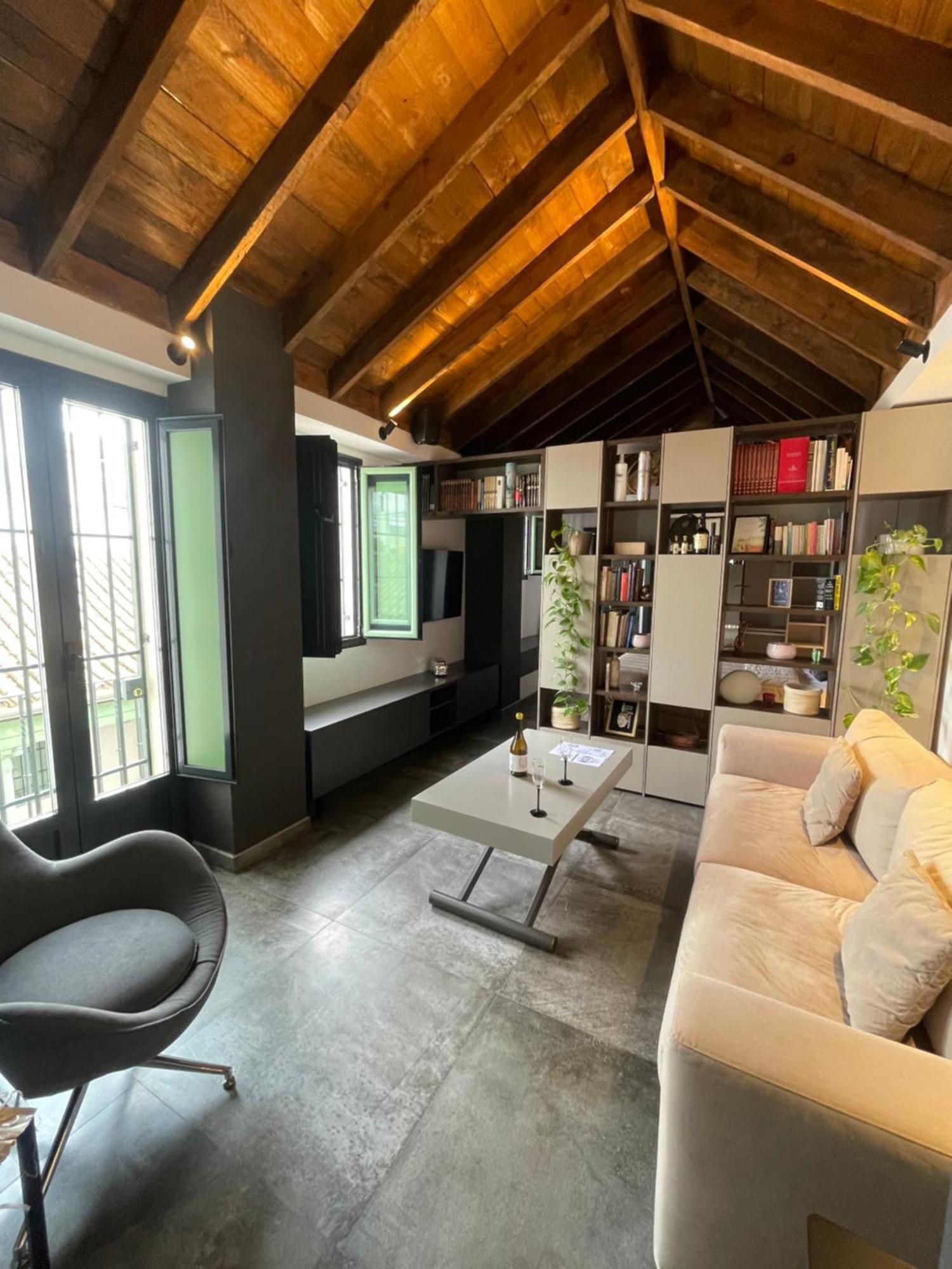 Komodo Gran Poder - Penthouse With Private Pool And Cozy Twin Bedroom Central Apartment Sevilla Bagian luar foto